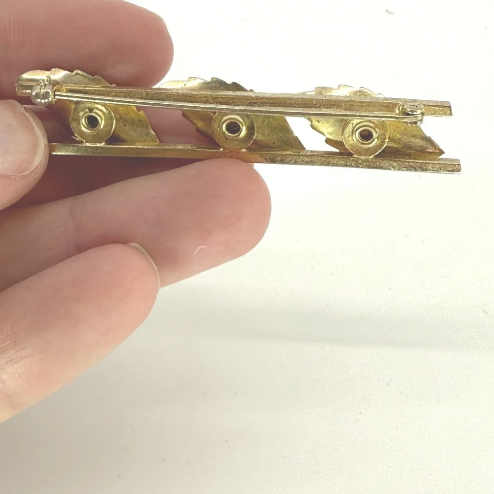 VINTAGE ESTATE Floral Leaf‎ Brooch Pin with Pearls Unsigned Long Straight
